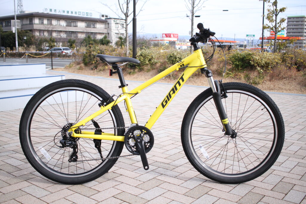 静岡　GIANT SNAP　クロスバイク　ロードバイク　自転車フレーム素材アルミ